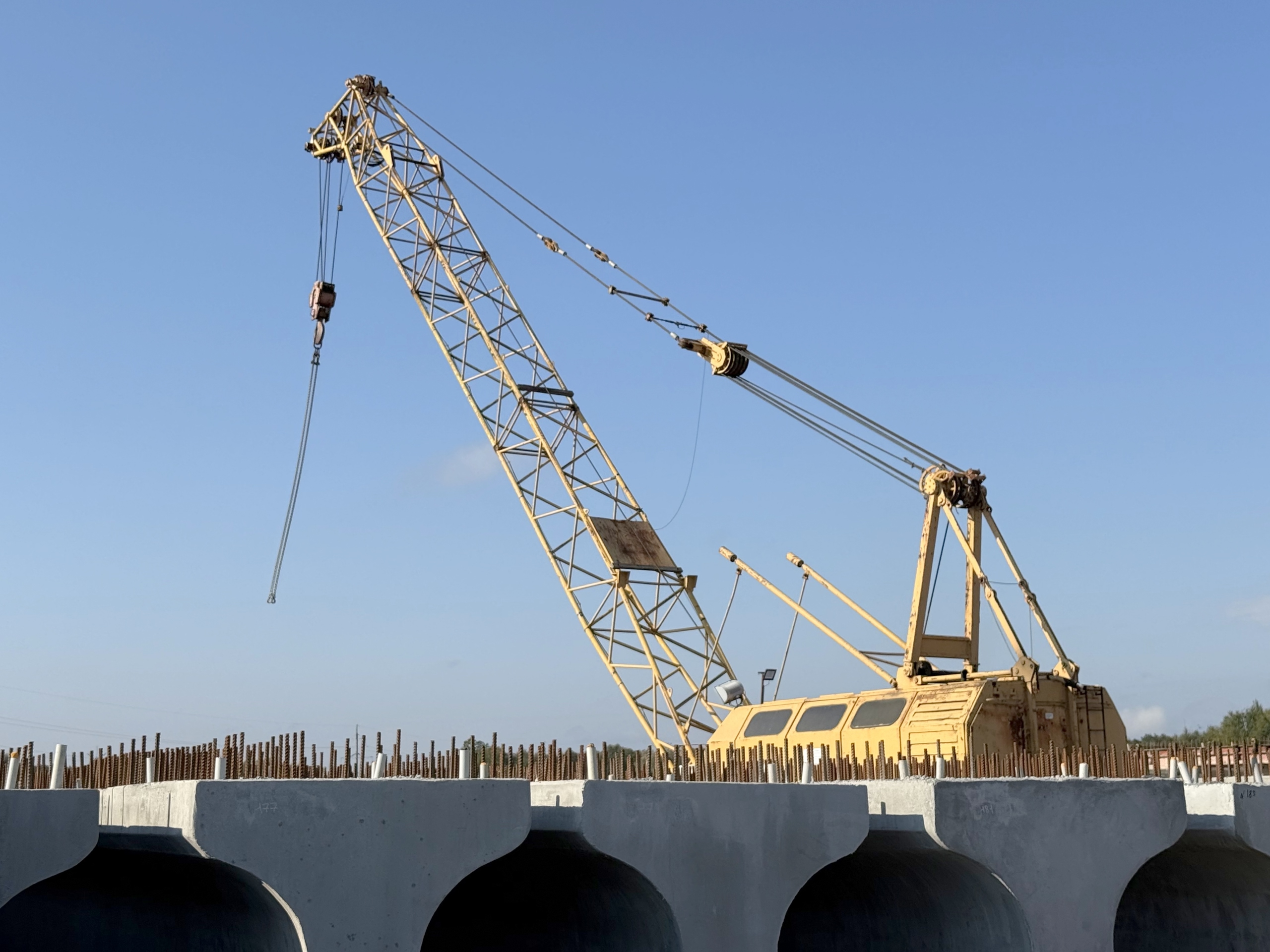 Фото к статье: Производство железобетонных конструкций: полный цикл строительства