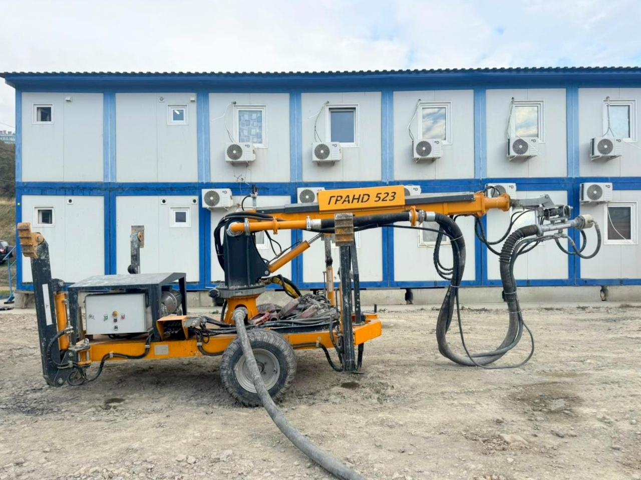 Фото к статье: Торкрет-манипулятор LASPARSAN 523: новое оборудование для строительства в Крыму