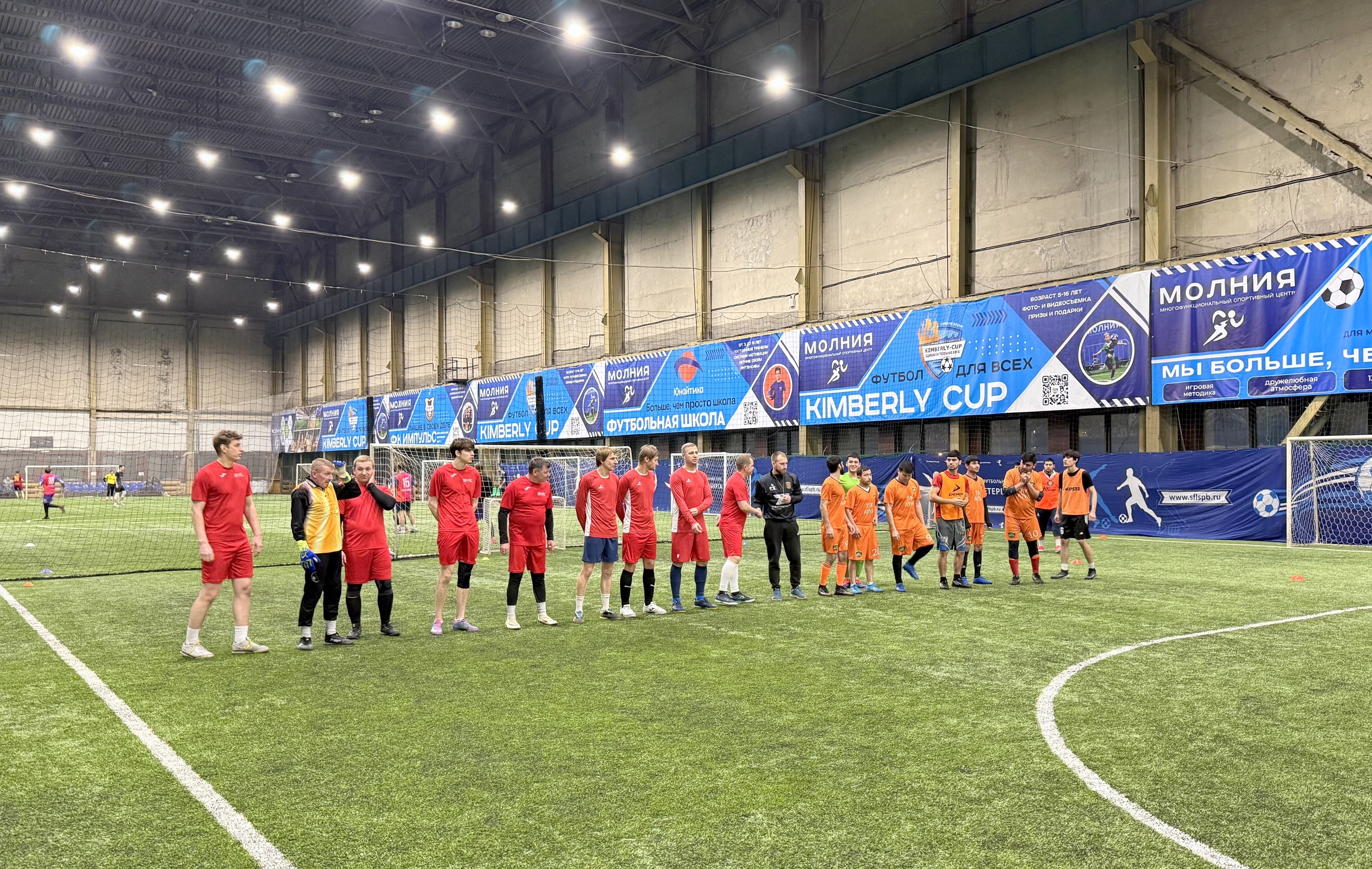 Фото к статье: Спорт как часть жизни: футбольная команда "БалтМостСтрой" в Невской футбольной лиге