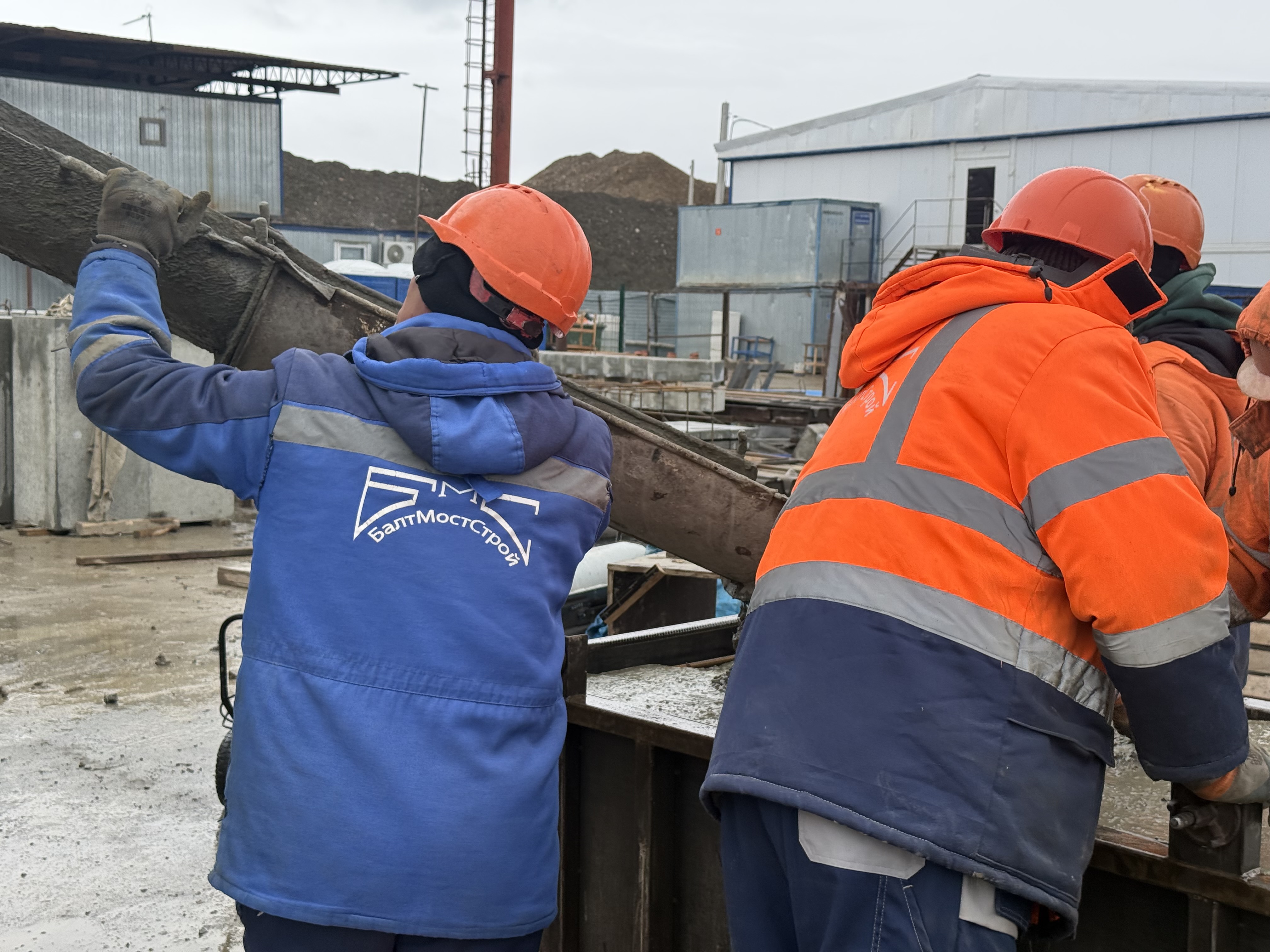 Фото к статье: Производственная база «Доброе» в Крыму - сердце подготовки к стройке.