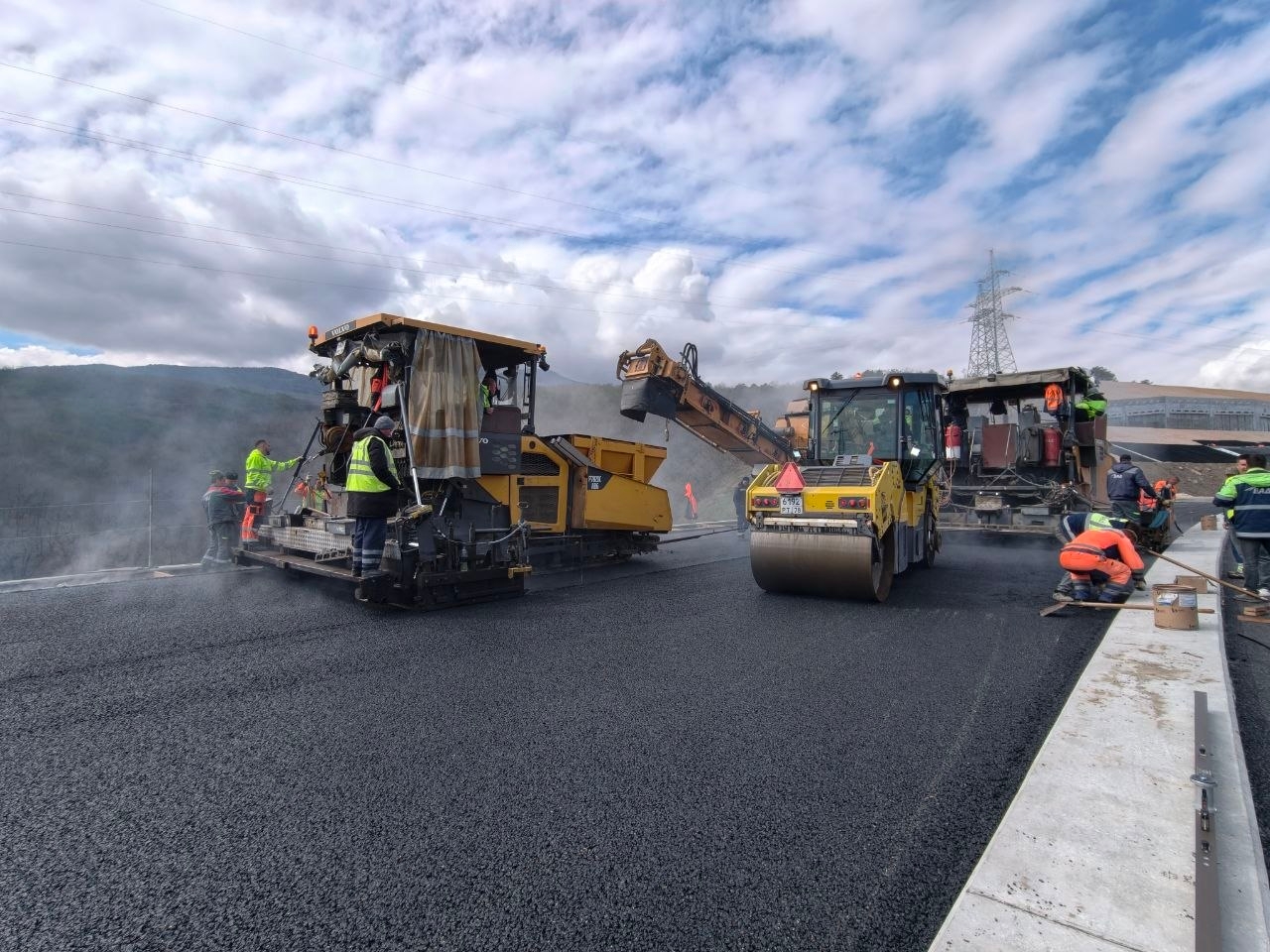 Фото к статье: Асфальтирование виадука