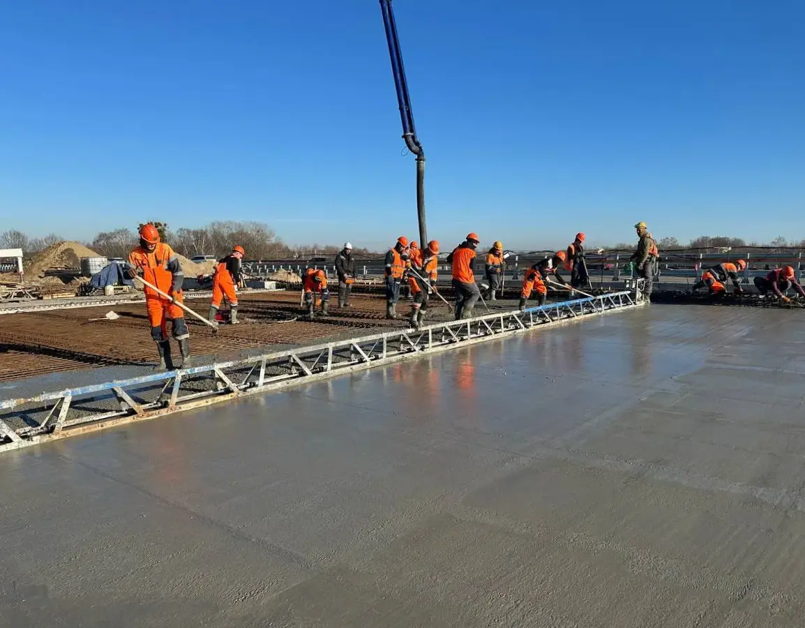 Фото к новости: Бетонирование искусственных сооружений на объектах Калининградской области возобновлено