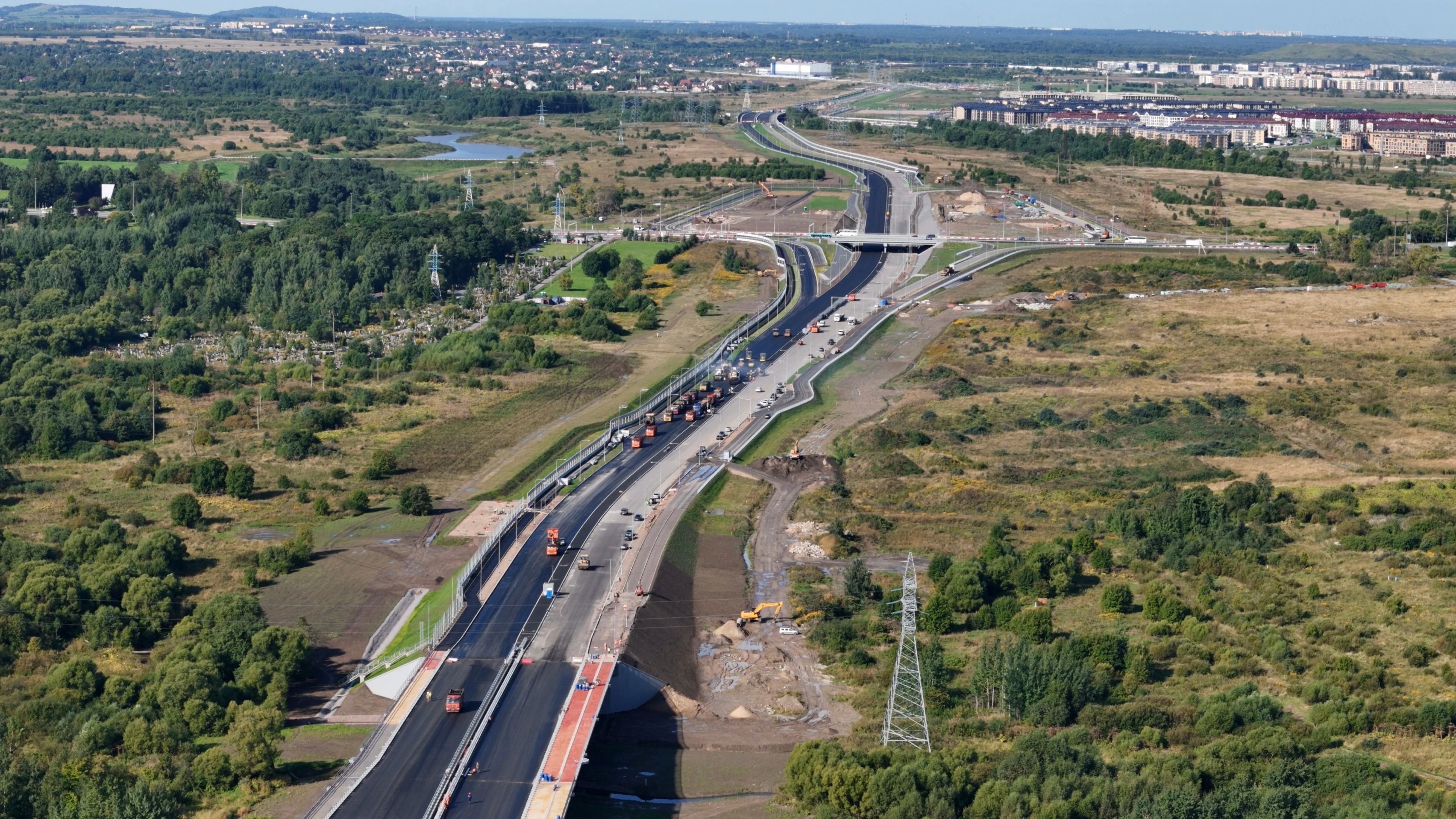 Фото к новости: Южная широтная магистраль готова на три четверти